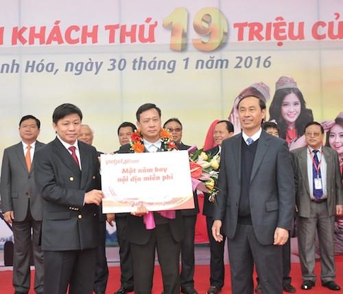 Vietjet đón hành khách thứ 19 triệu ảnh 2